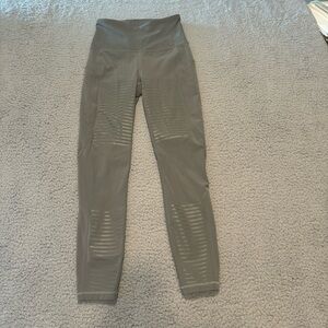 Lululemon Rogue Renegade Leggings 25'' High Waisted Sage Green  Women Sz 4